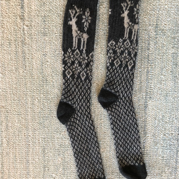 Wool blend knee high socks with reindeer pattern. - Picture 1 of 2